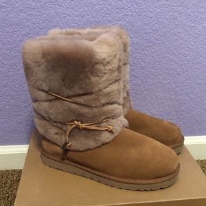 ISO !!!  NEED! UGG Boots